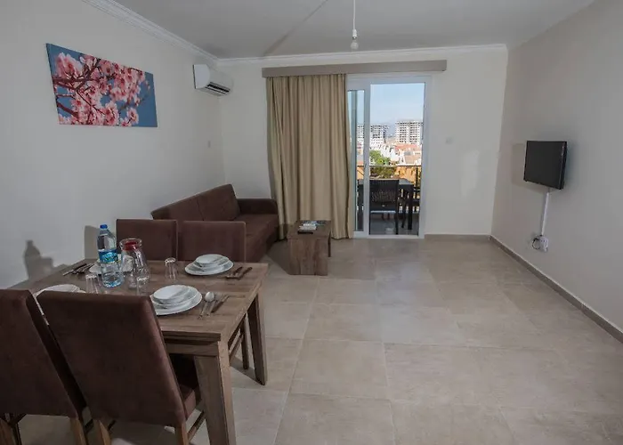 Ξενοδοχείο Noyanlar Homes Trikomo