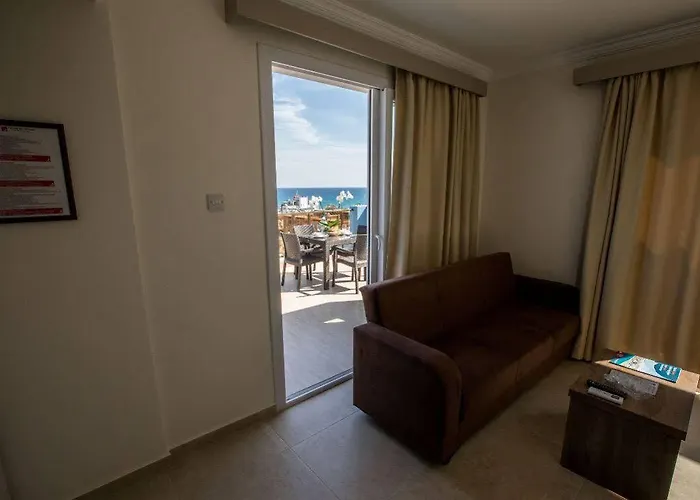 Ξενοδοχείο Noyanlar Homes Trikomo