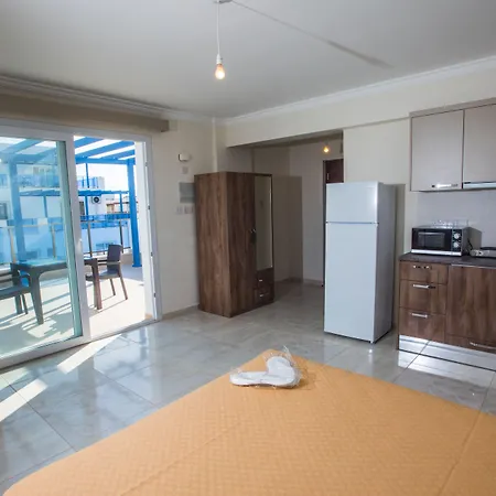 Noyanlar Homes מלון Trikomo