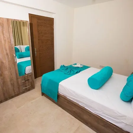 מלון Noyanlar Homes 3*